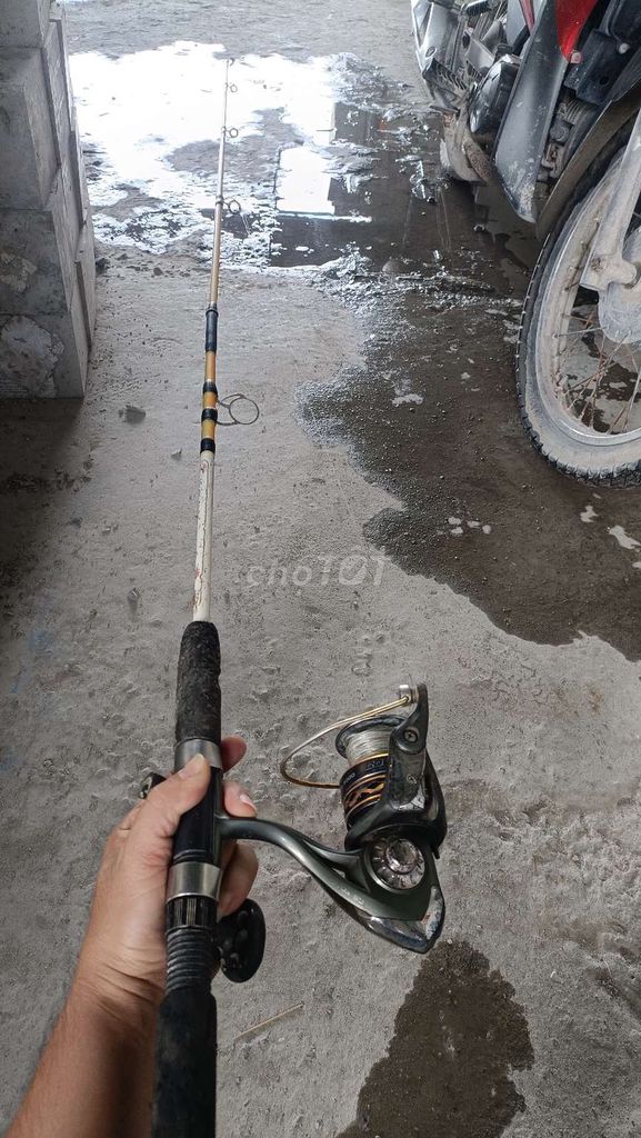 Cần câu YOLO CS-4000 Carbon Đen hỏng tay quay. Mua bán Đồ thể thao, Dã ngoại tại Thành phố Thủ Dầu Một Bình Dương được đăng bởi Hoang Hải hình 1