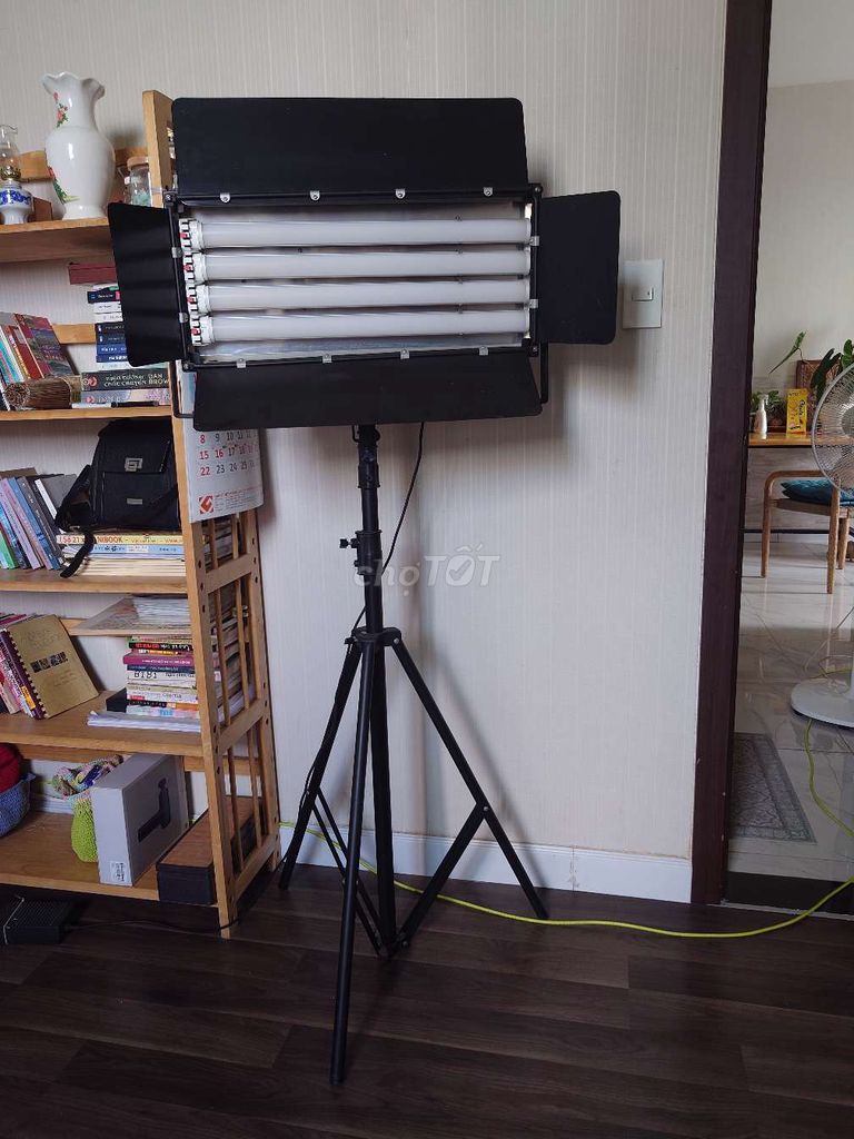 Đèn Kino Đen 5600K 4 bóng. Mua bán Đèn tại Thành phố Thuận An Bình Dương được đăng bởi Thương Hoài hình 1
