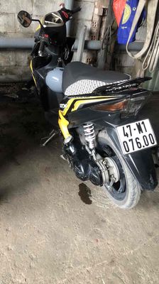 Yamaha Luvias Đen vàng. Mua bán Xe máy tại Thị xã Bến Cát Bình Dương được đăng bởi Nguyễn Thanh Tân 