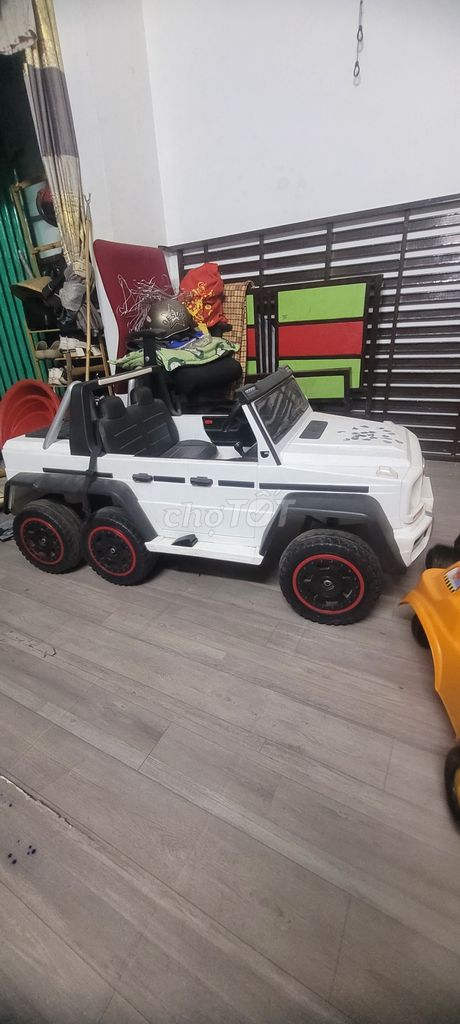 Xe oto G6 dành cho em bé
