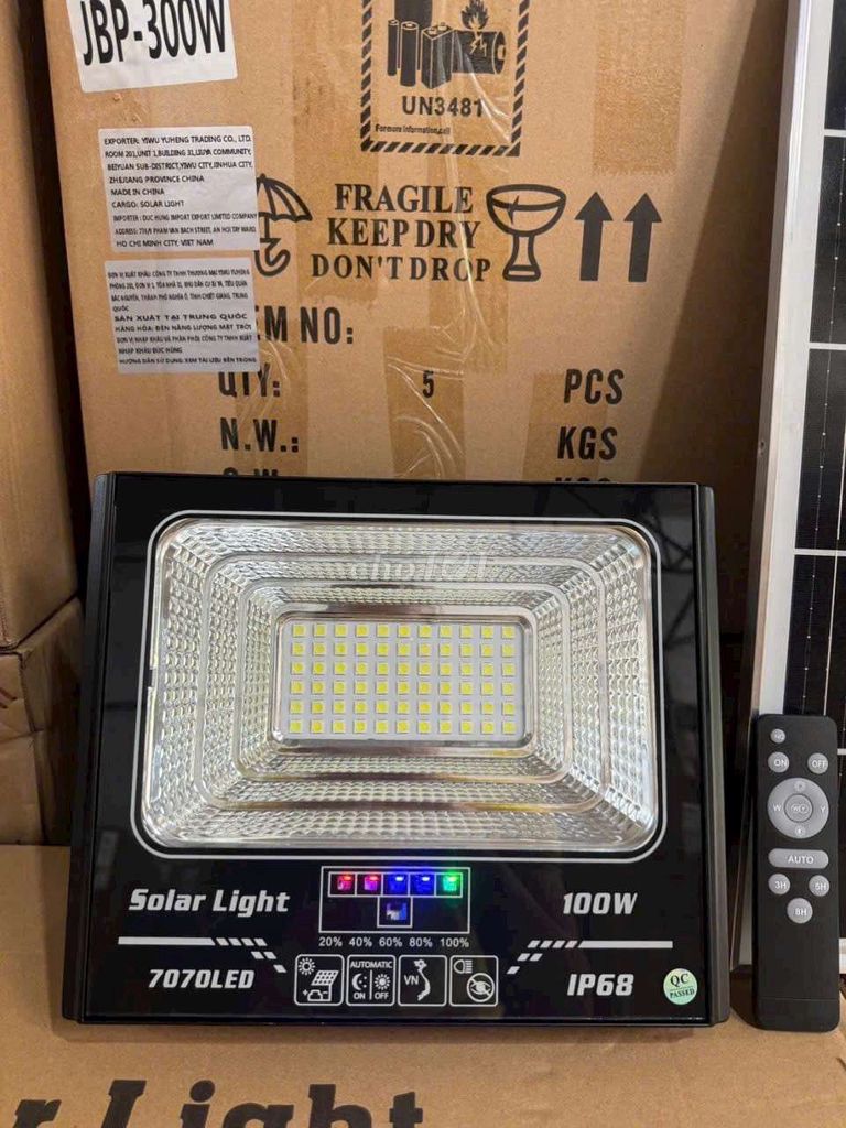 Đèn năng lượng mặt trời 100W Đen chống nước IP68. Mua bán Đèn tại Huyện Hóc Môn Tp Hồ Chí Minh được đăng bởi hoàng mỹ solar hình 1