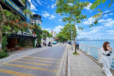 Nhà phố 272 m² · Phố Trích Sài