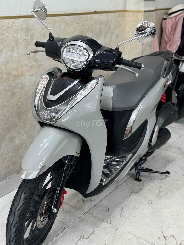 SH moden ABS xám xi măng mới 97% 43AD-098.17. Mua bán Xe máy tại Quận Sơn Trà Đà Nẵng được đăng bởi Minh Dũng bán trả góp 136 vân đồn  hình 4