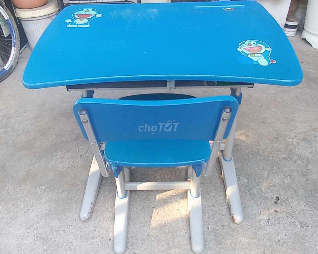 Bộ bàn ghế học sinh Hòa Phát Khung thép Xanh dương. Mua bán Bàn ghế tại Quận Ngũ Hành Sơn Đà Nẵng được đăng bởi MR LƯU hình 1