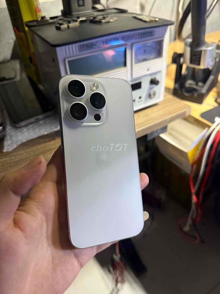 Apple iPhone 15 Pro 128GB Trắng Mỹ. Mua bán Điện thoại tại Thành phố Thủ Dầu Một Bình Dương được đăng bởi chuột lê hình 1