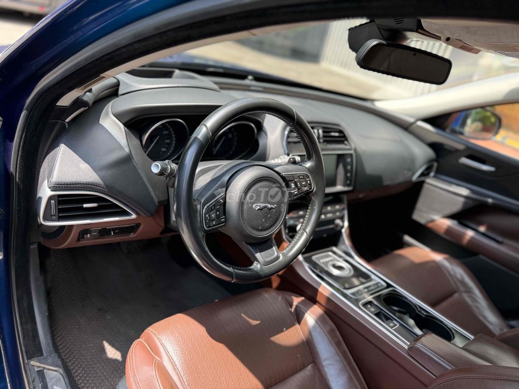 Jaguar XE 2015 3.0 full - 80000 km ngay chủ bản. Mua bán Ô tô tại Quận Bình Thạnh Tp Hồ Chí Minh được đăng bởi kim hạo thiên hình 9