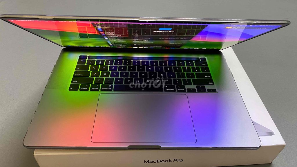 Macbook pro cảm ứng 16icnh 4k core i9 xách tay