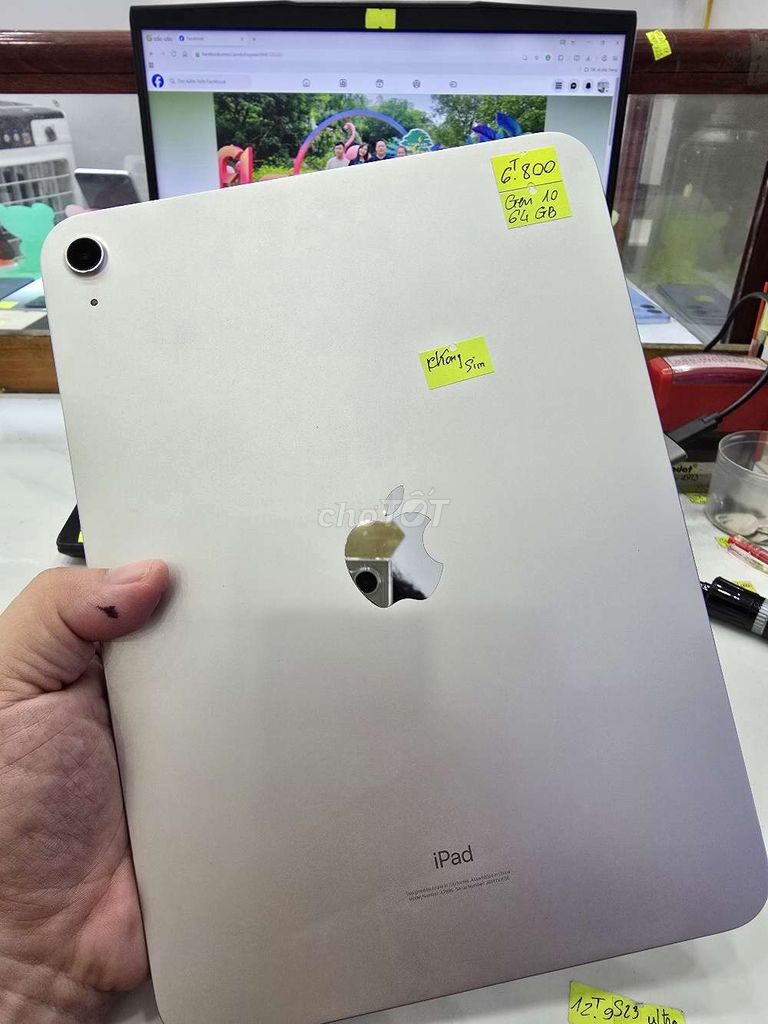 Apple iPad Gen 10 64GB Bạc. Mua bán Máy tính bảng tại Thành phố Long Xuyên An Giang được đăng bởi Facebook Cầm Đồ Thúy Vân hình 1