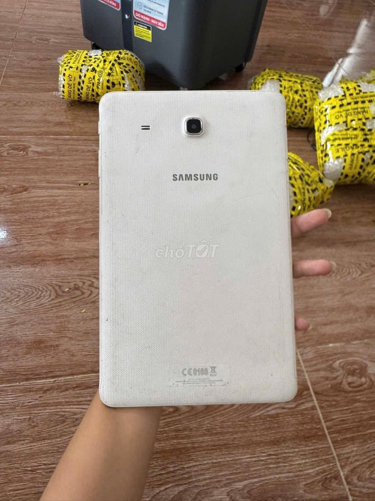 Samsung Tab E Wifi 1GB/8GB Trắng. Mua bán Máy tính bảng tại Quận 1 Tp Hồ Chí Minh được đăng bởi Hội Đồ Điện Tử hình 1