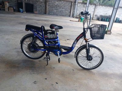 Xe đạp điện son su màu xanh dương chính hãng. Mua bán Xe điện tại Thị xã Bến Cát Bình Dương được đăng bởi pham the cao
