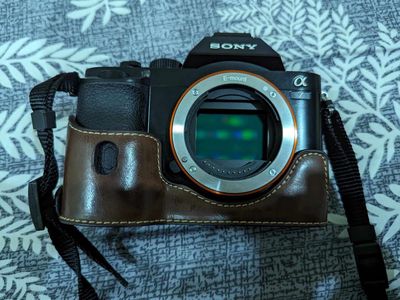 Combo máy ảnh sony a7 và lens sony 24-70 f 3.5-5.6