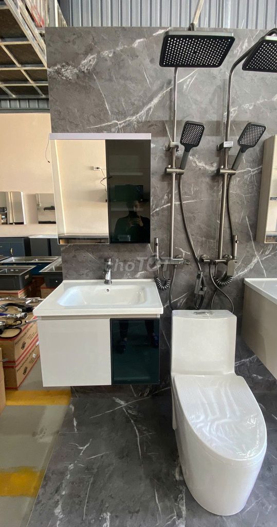 Combo thiết bị vệ sinh Sứ, Kim loại Trắng, Xám. Mua bán Thiết bị vệ sinh, nhà tắm tại Huyện Đông Anh Hà Nội được đăng bởi Hào hình 1
