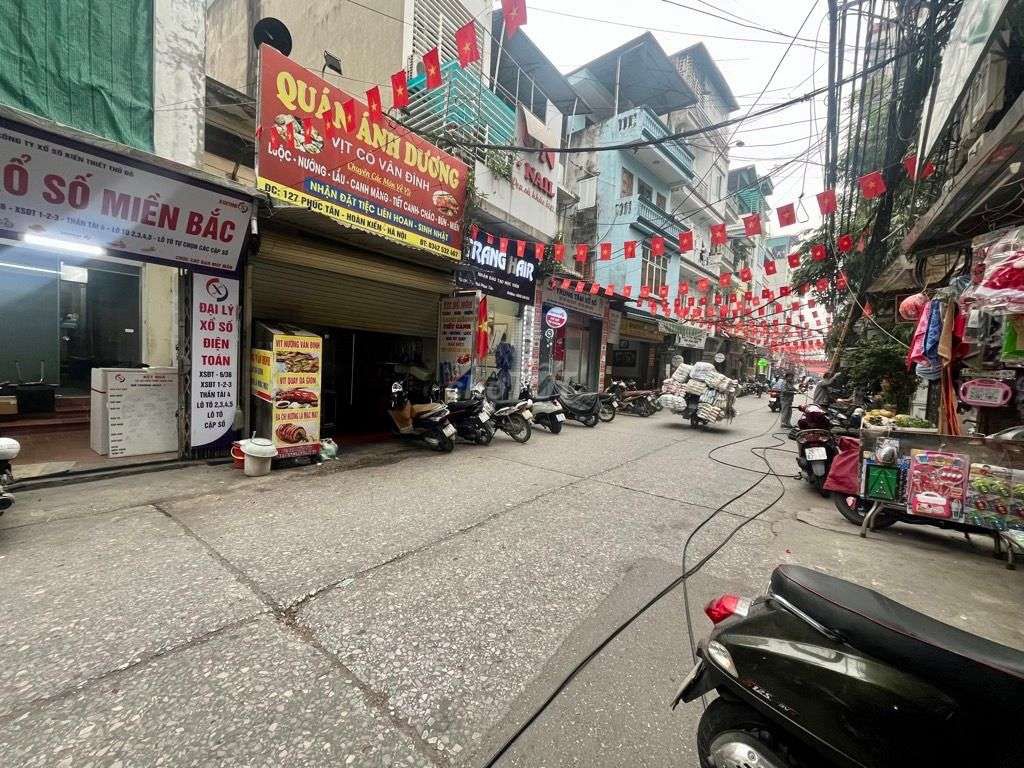 Chỗ thuê cửa hàng mặt phố kinh doanh 300m2 x gía 15tr/tháng 