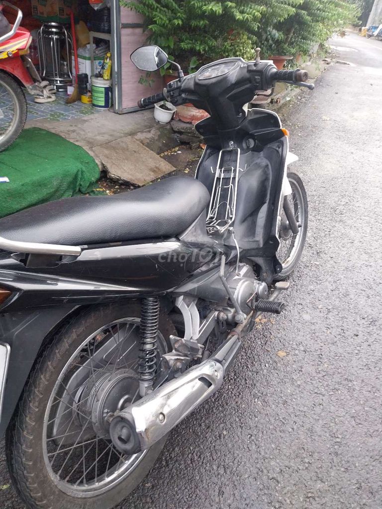 Скутер Yamaha белый, черный