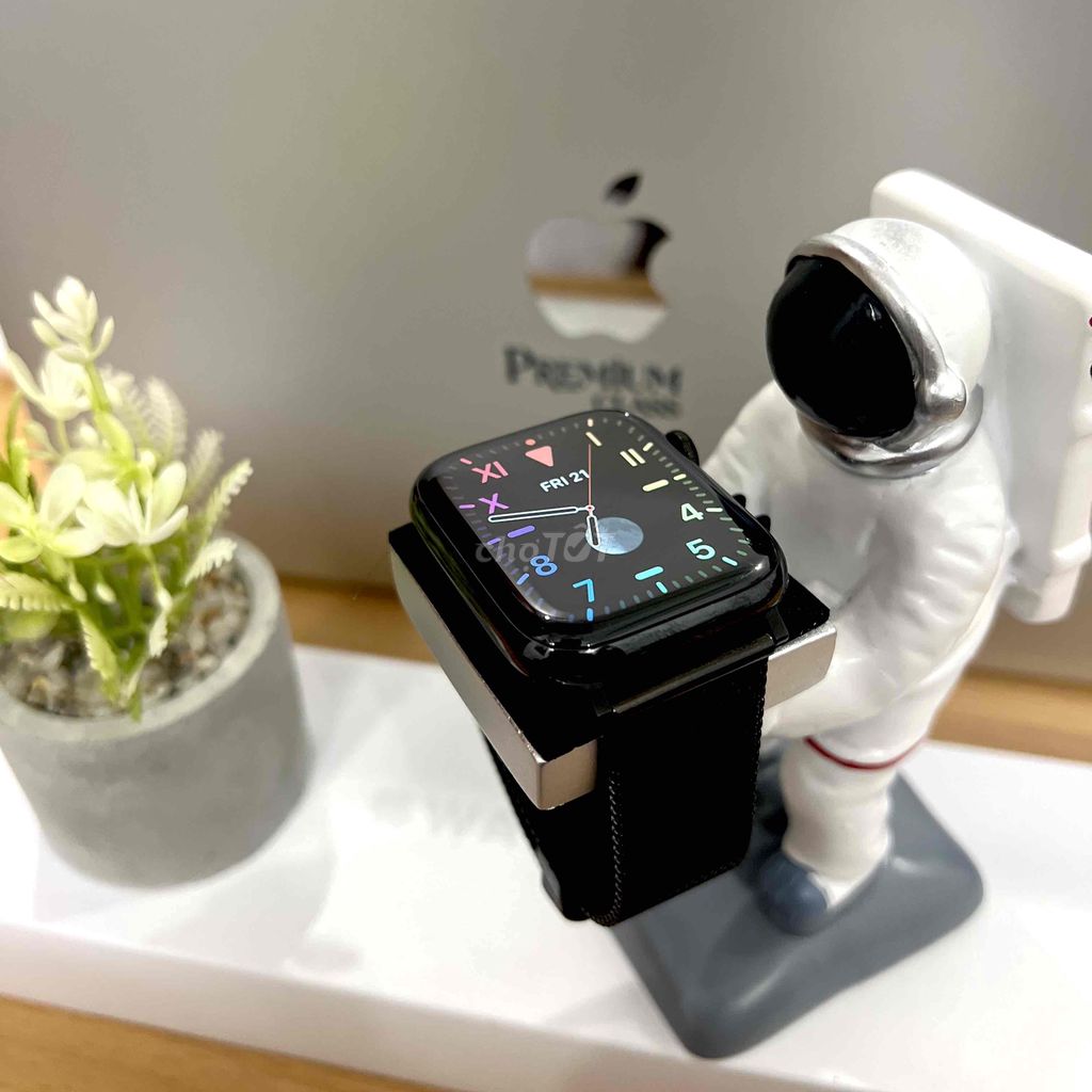 Apple Watch Series 4 THÉP ĐEN LTE 44mm 99%