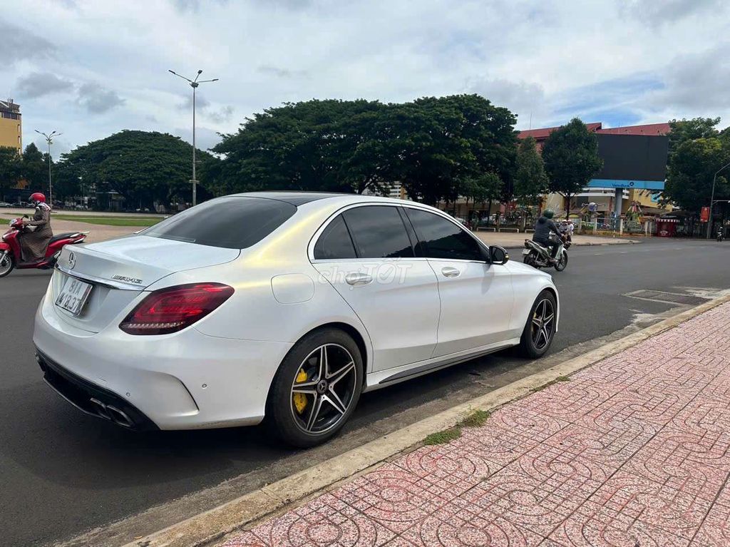 Mec C200 model 2018 hộp số 9 cấp. Mua bán Ô tô tại Thành phố Buôn Ma Thuột Đắk Lắk được đăng bởi Mr Nhật hình 4