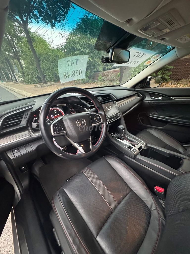 Honda Civic 2020 RS - 32000 km. Mua bán Ô tô tại Thành phố Thủ Dầu Một Bình Dương được đăng bởi Nguyễn thanh hình 8