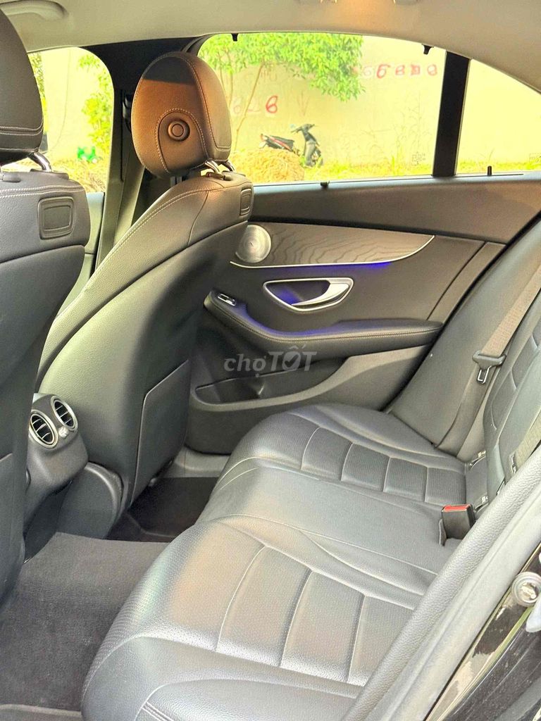 Mercedes Benz C200 Facelift Sản xuất 2019 Mẫu mới. Mua bán Ô tô tại Thành phố Dĩ An Bình Dương được đăng bởi Nguyễn Sơn Auto hình 9