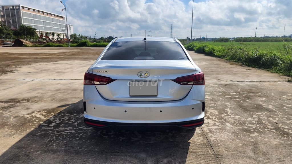 Hyundai Accent 2024 số sàn màu xám đẹp. Mua bán Ô tô tại Quận 12 Tp Hồ Chí Minh được đăng bởi Xuân Trường hình 2