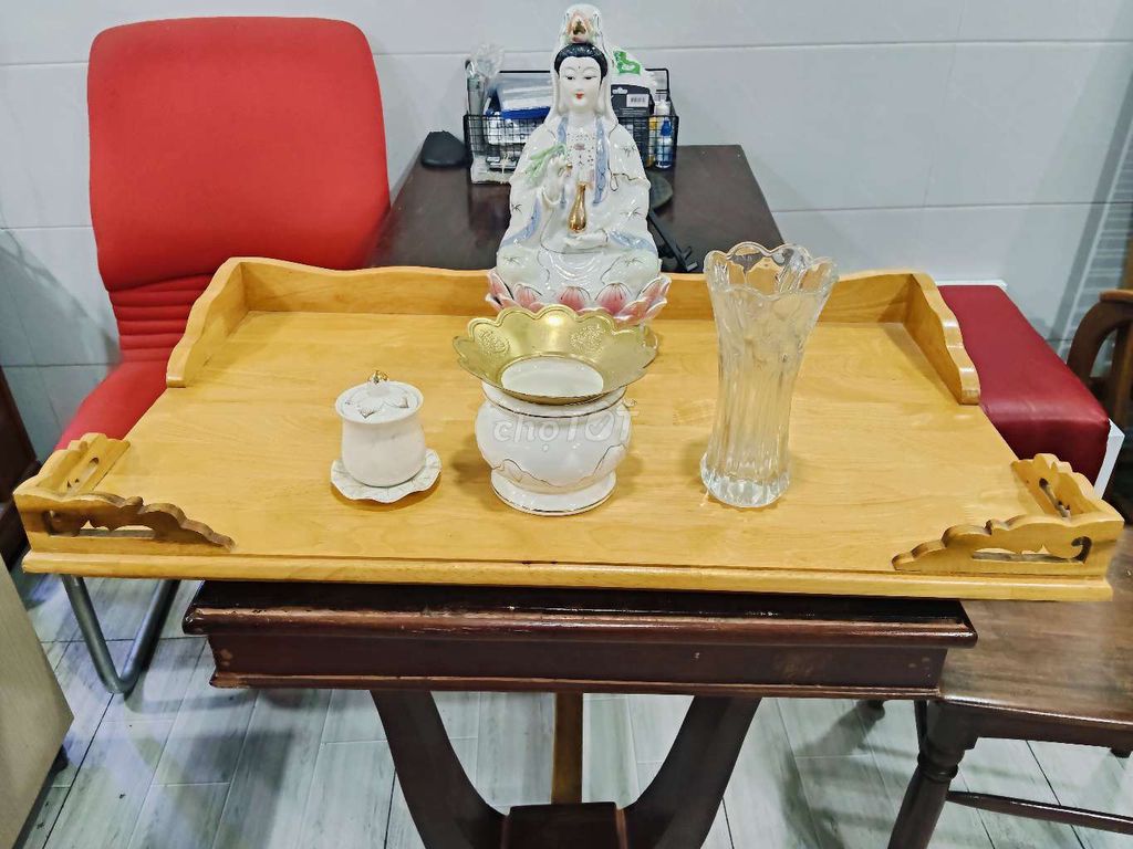 Bàn thờ treo tường Gỗ 80x50cm tặng tượng Quan Âm. Mua bán Nội thất, đồ gia dụng khác tại Quận Tân Phú Tp Hồ Chí Minh được đăng bởi Trâm Trần hình 1