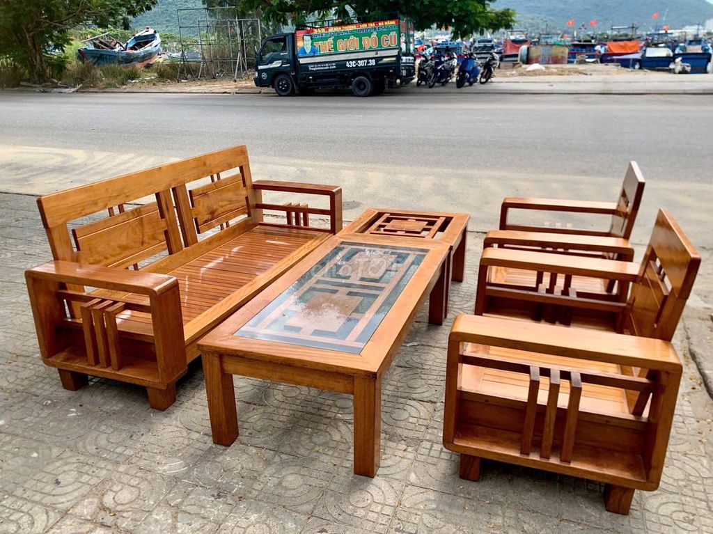 Bộ bàn ghế gỗ phòng khách. Dịch vụ dọn dẹp nhà tại Quận Sơn Trà Đà Nẵng được đăng bởi THẾ GIỚI ĐỒ CŨ ĐÀ NẴNG hình 1