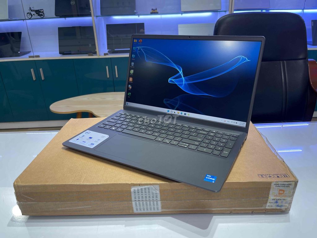 Laptop Dell Vostr***5U  8GB/512GB. Mua bán Laptop tại Quận Ninh Kiều Cần Thơ được đăng bởi HOÀNG MAI STORE hình 1
