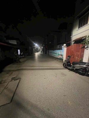 Đất đã có sổ đỏ 42m2 Đường Bát khối Đông Dư. Mua bán đất tại Huyện Gia Lâm Hà Nội được đăng bởi Mai Xuân Tình