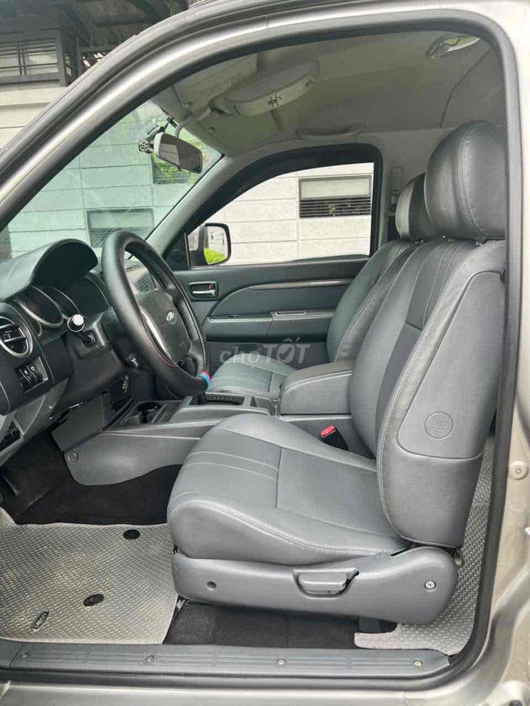 Ford Everest 2015 2.5L 4x2 AT - 92000 km. Mua bán Ô tô tại Quận Bình Tân Tp Hồ Chí Minh được đăng bởi A Đại hình 11