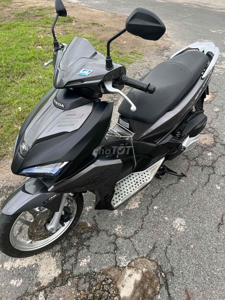 Honda Air Blade 125 2019 черно-серый малый пробег
