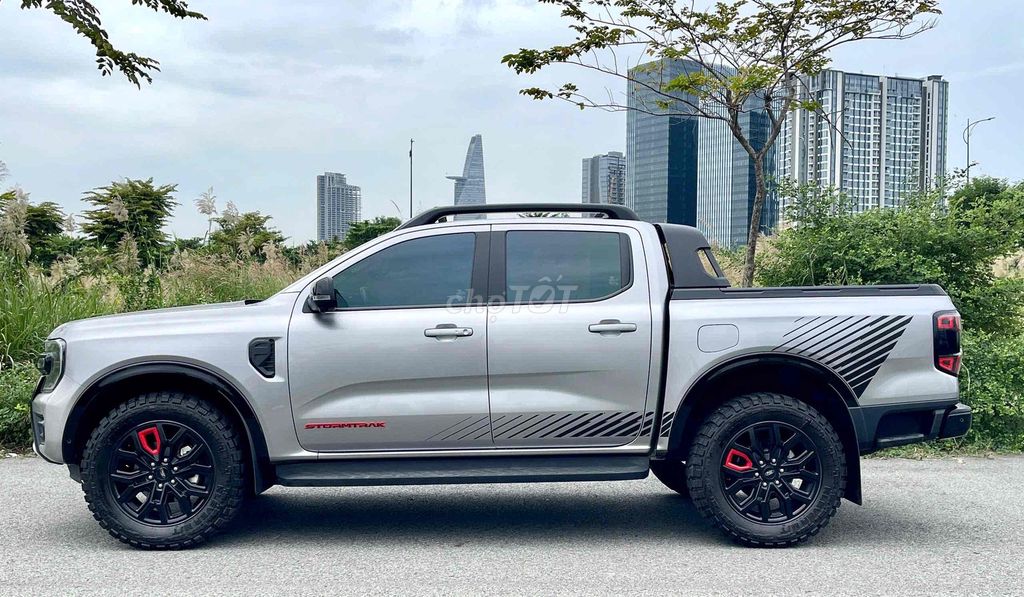 Ford Ranger Stormtrak 2024 màu Bac Đẹp Xe Tại Ford. Mua bán Ô tô tại Quận Tân Bình Tp Hồ Chí Minh được đăng bởi FORD PHỔ QUANG XE CŨ hình 4