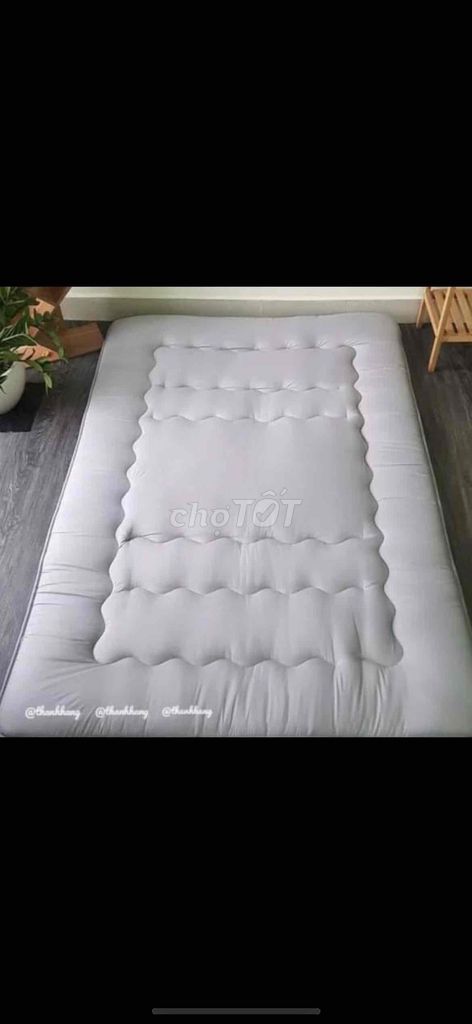 Nệm topper Jafuma Xám 1m x 2m 7cm. Mua bán Giường, chăn ga gối nệm tại Quận 12 Tp Hồ Chí Minh được đăng bởi hàng mới gía rẻ hình 1