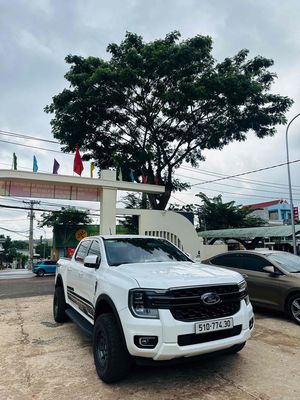 Ford Ranger XLS 2023 Trắng ngọc trinh