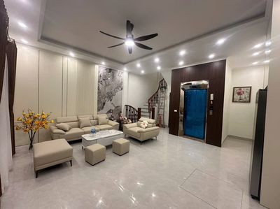 Giá sốc! Nhà Pháo Đài Láng, 1p ra ô tô, KD, sổ vuông, TM ở ngay, 48m2