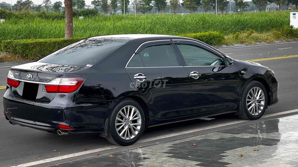 Toyota Camry sản xuất 2018 2.5Q