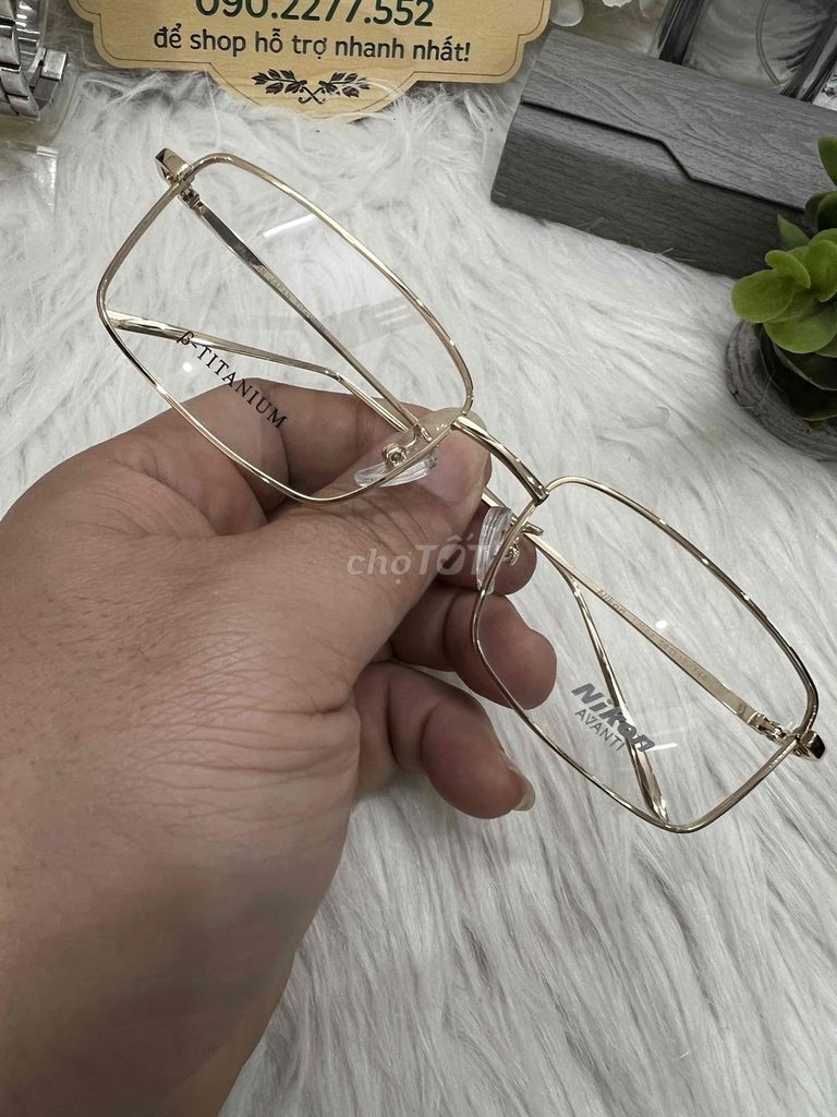 Gọng kính Nikon Titan Vàng Unisex. Mua bán Phụ kiện thời trang khác tại Huyện Thanh Trì Hà Nội được đăng bởi Shop HaNoiGiaRe Com hình 1