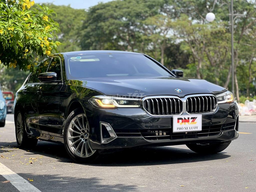 BMW 520i - Model 2021, Xe đẹp giao ngay đi Tết