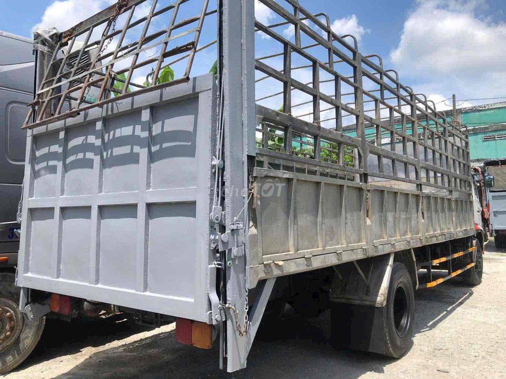 cần bán xe Hino đời 2011. tải 8t. Mua bán Xe tải, xe ben tại Thành phố Thuận An Bình Dương được đăng bởi Tuan hình 3