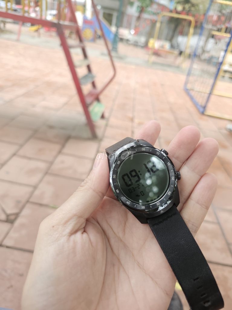 Ticwatch Pro Android Wear còn hộp. Mua bán Thiết bị đeo thông minh tại Quận Thanh Xuân Hà Nội được đăng bởi Nghĩa hình 1