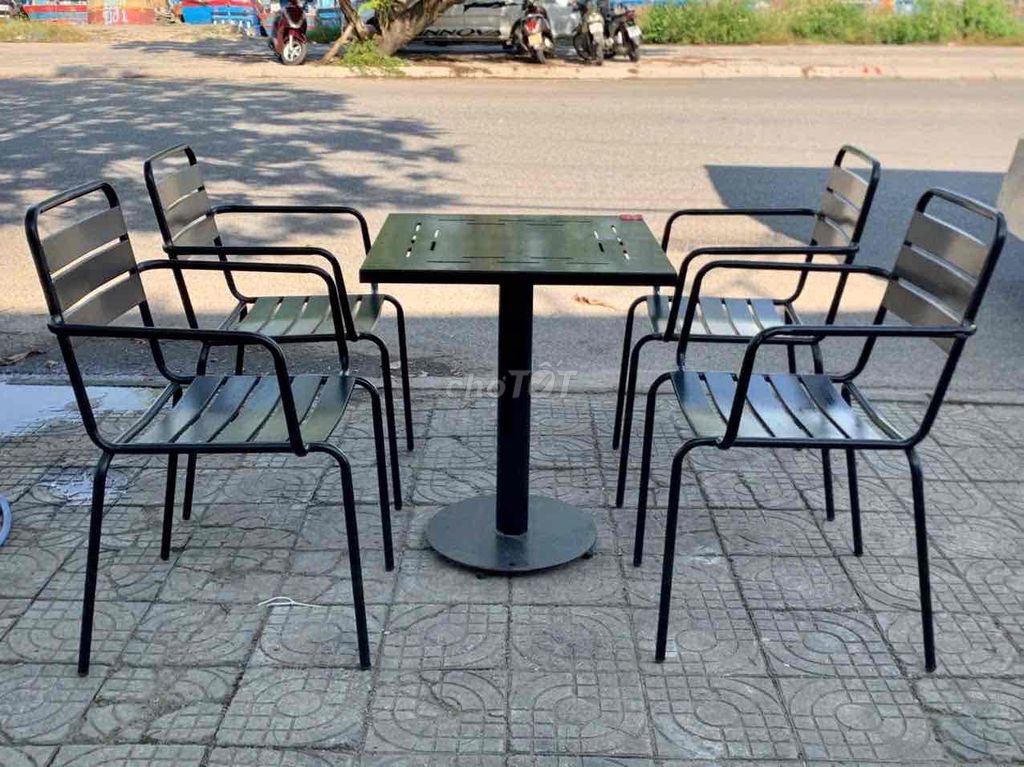 Bộ bàn ghế sắt. Dịch vụ nhà cửa khác tại Quận Sơn Trà Đà Nẵng được đăng bởi Thế Giới Đồ Cũ Đà Nẵng hình 1