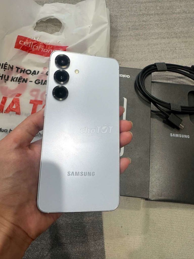Samsung S25 5G 12/256 fullbox còn bảo hành. Mua bán Điện thoại tại Quận 7 Tp Hồ Chí Minh được đăng bởi Emily hình 1