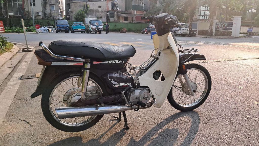 Honda Dream. Mua bán Xe máy tại Quận Hai Bà Trưng Hà Nội được đăng bởi bùi hữu liêm  hình 1