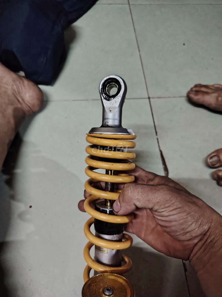 Phuộc xe máy Vario Luvias Vàng. Mua bán Phụ tùng xe tại Quận 4 Tp Hồ Chí Minh được đăng bởi A út  hình 2