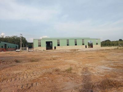 Cho thuê xưởng 3000m2+3000m2.Đầy đủ giấy tờ,Cổng xanh phú giáo ,Bình D