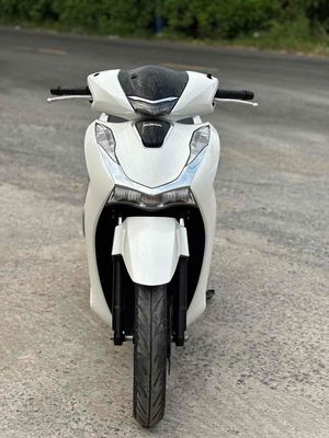 Honda SH 160i ABS 2023 Trắng 7000 km. Mua bán Xe máy tại Huyện Thạnh Phú Bến Tre được đăng bởi XE MÁY MINH TÂN