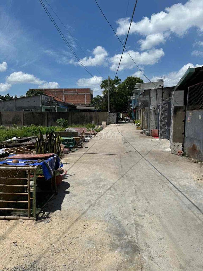 Đất gần chợ Thới tứ. Mua bán đất tại Huyện Hóc Môn Tp Hồ Chí Minh được đăng bởi Ly hình 2