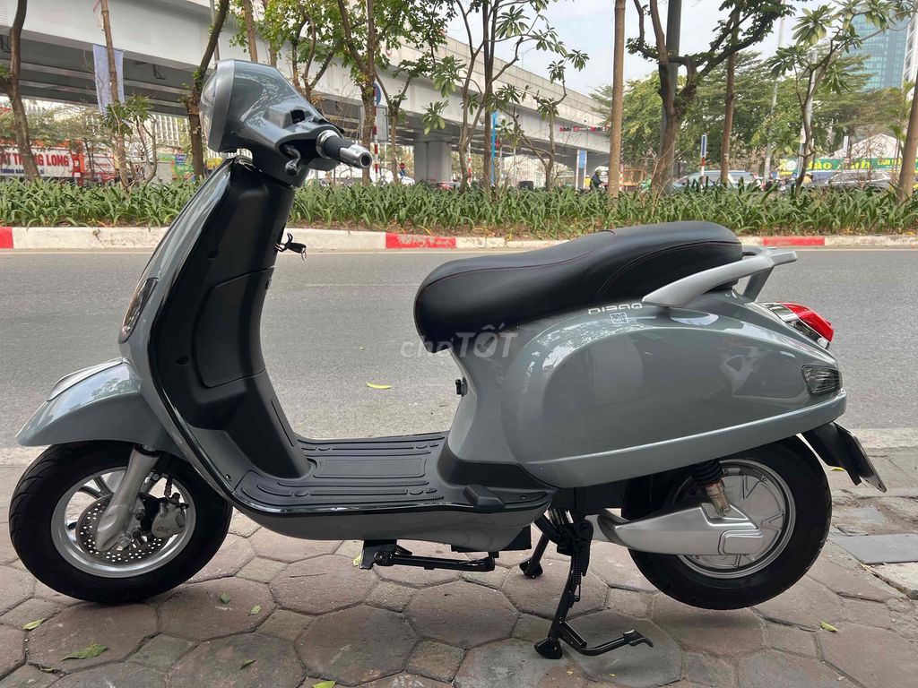 Vespa Dk màu xám SH đẹp