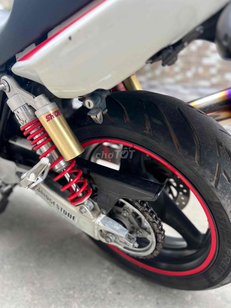 Honda CB400 Revo Trắng Đỏ bản đặc biệt phanh ABS. Mua bán Xe máy tại Quận Gò Vấp Tp Hồ Chí Minh được đăng bởi Minh Tùng hình 8