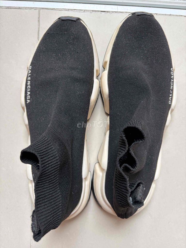 Giày thể thao Balenciaga Đen 40 Đã sử dụng. Mua bán Giày dép tại Quận 7 Tp Hồ Chí Minh được đăng bởi Thái Nguyễn hình 1