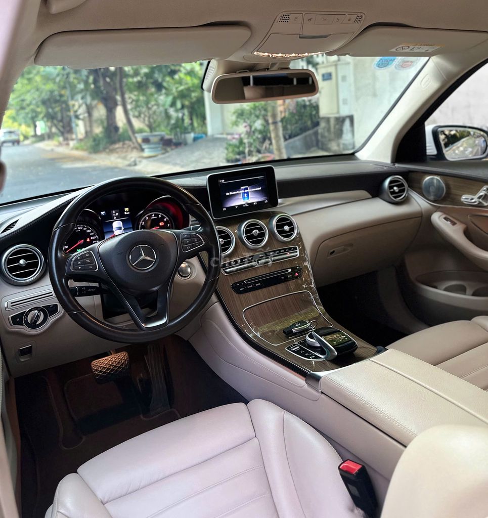 Merc GLC250 4Matic Trắng/Kem Odo chỉ 60 ngàn Km. Mua bán Ô tô tại Quận 8 Tp Hồ Chí Minh được đăng bởi Gon Nguyen hình 11