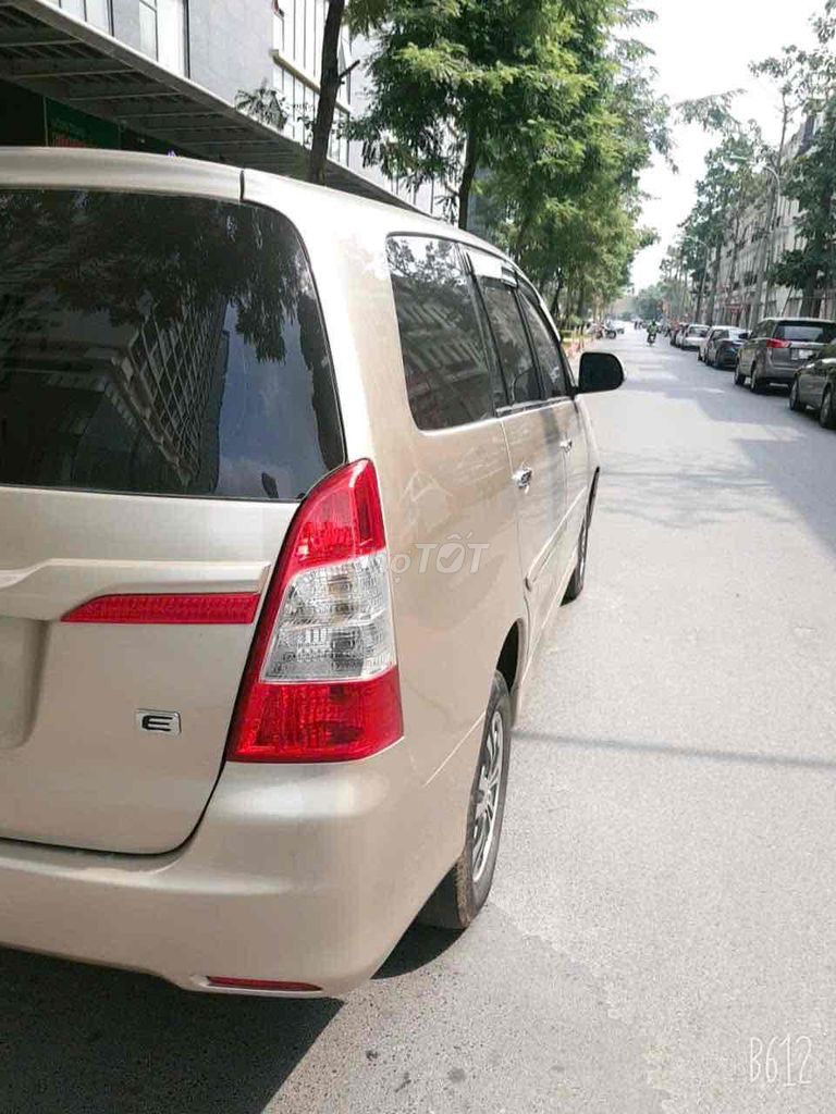 chính chủ bán Toyota Innova 2018 2.0E xe đẹp căng. Mua bán Ô tô tại Quận Cầu Giấy Hà Nội được đăng bởi Nguyên Quynh Trang hình 2